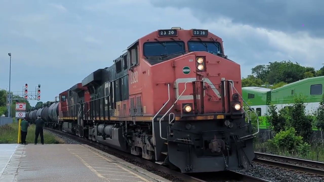 15 Freight Trains in One Day! Railfanning Georgetown & Halton, Ontario