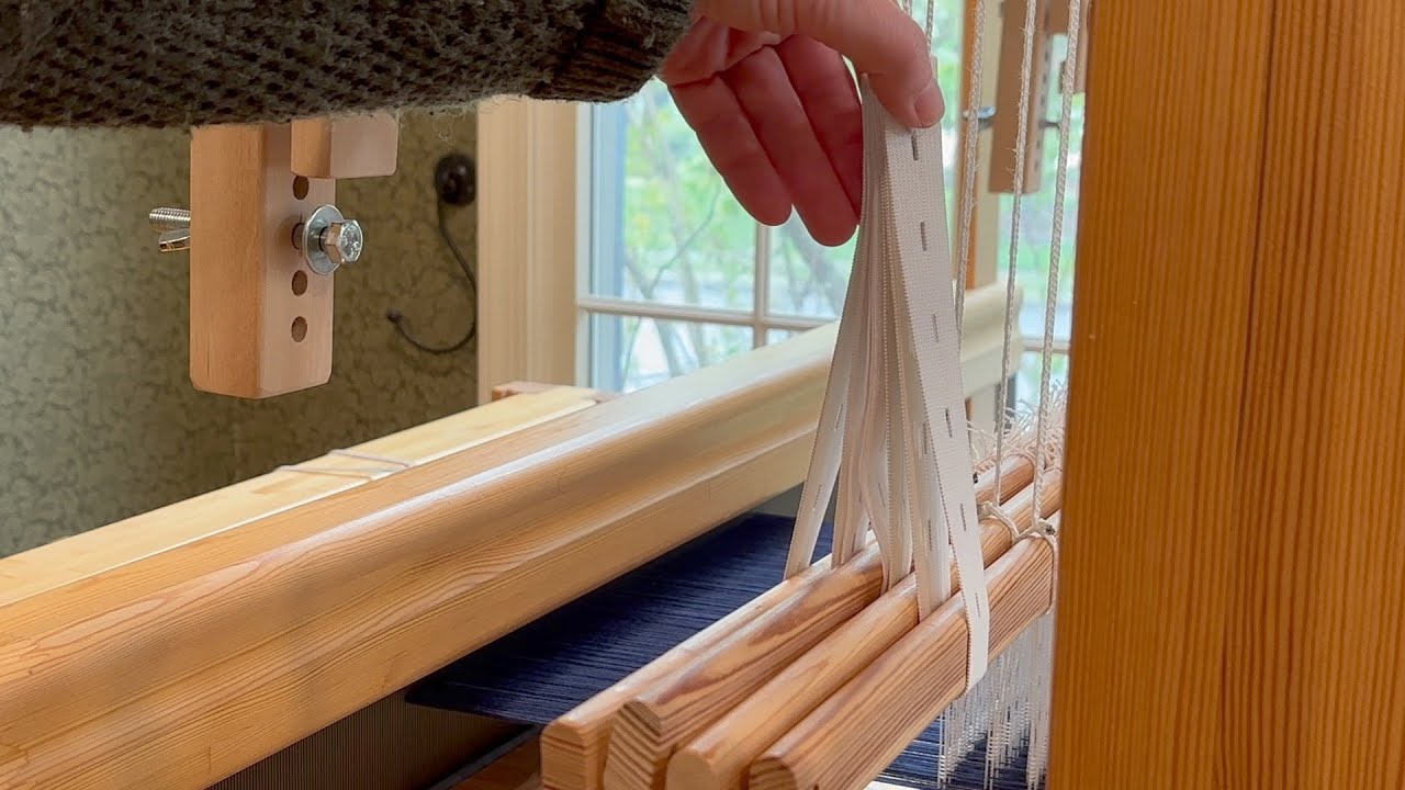 Returning Ground Shafts to Neutral on the Drawloom