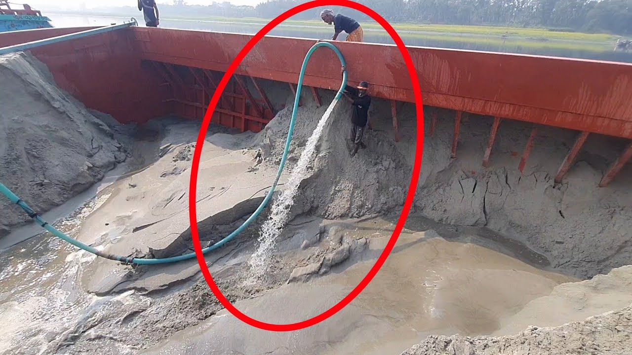 Unloading sand form ship barge unloading video unload sand from big barge ship 412 (09 Feb 2026)