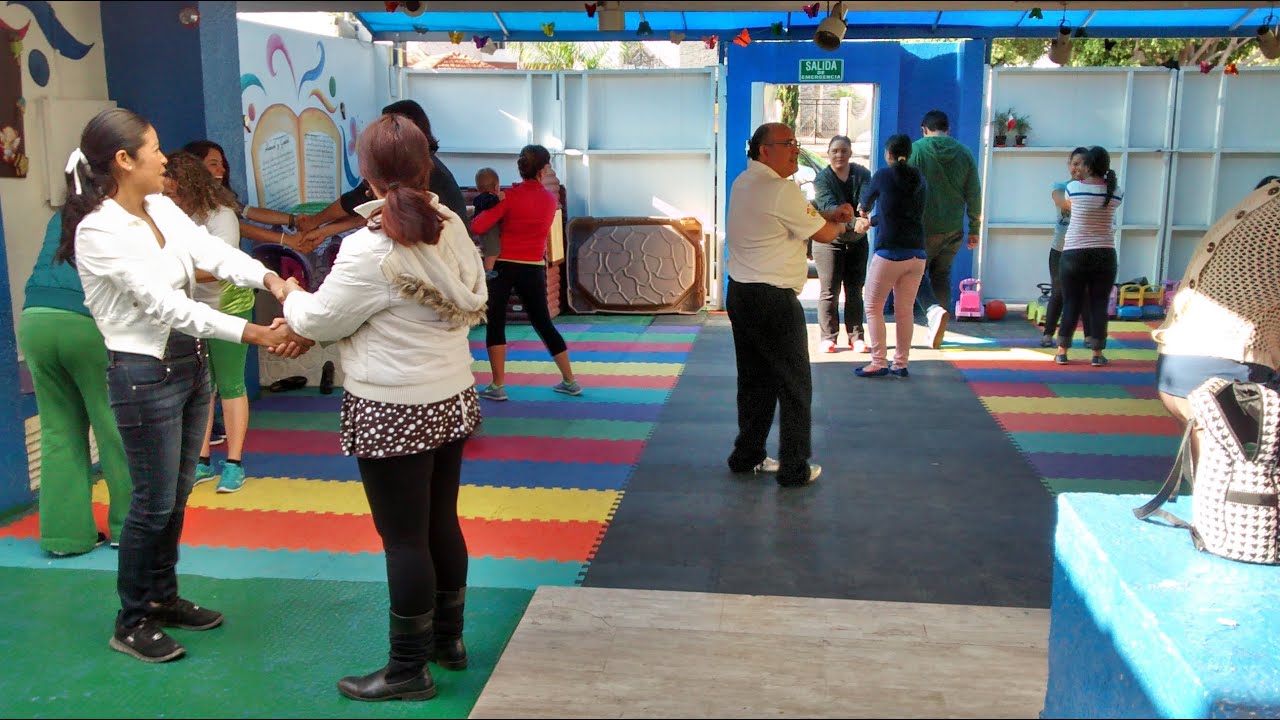 Sesión Yoga de la Risa - dirige Mtro Eduardo Javier Rojas Herrera