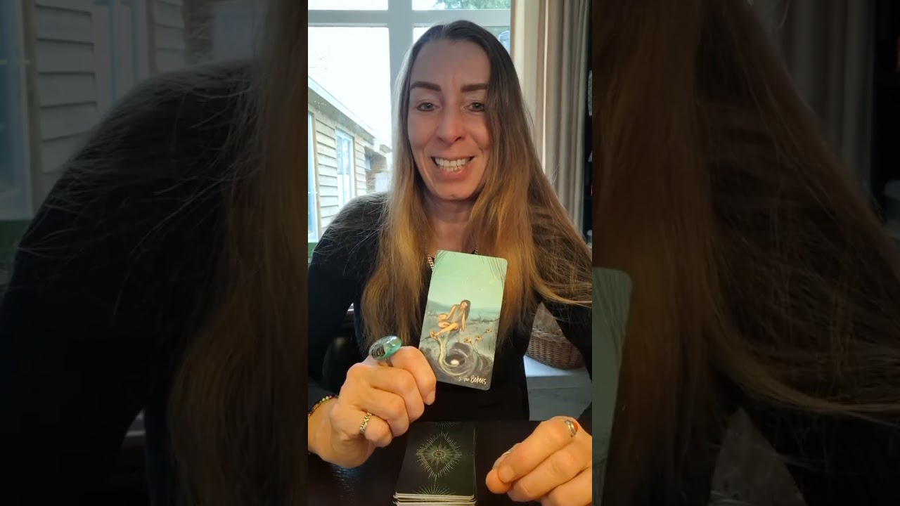 Liefdeslezing speciaal voor jou; om je tot liefde te inspireren en je hart te openen #tarot #liefde
