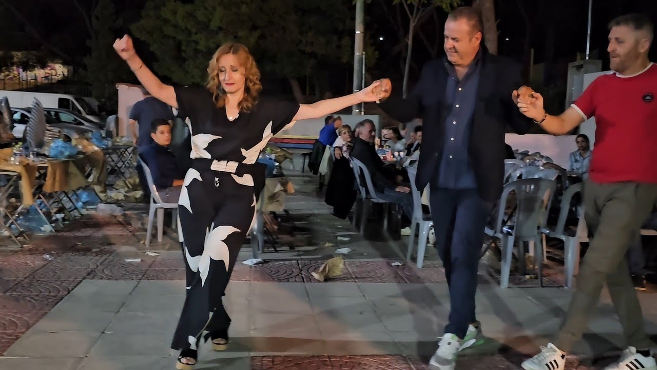 Η τραγουδίστρια Ελένη Βίτσα άφησε το μικρόφωνο καί χόρεψε τσαμικα- Σύλλογος Πελοποννησίων Καματερού 