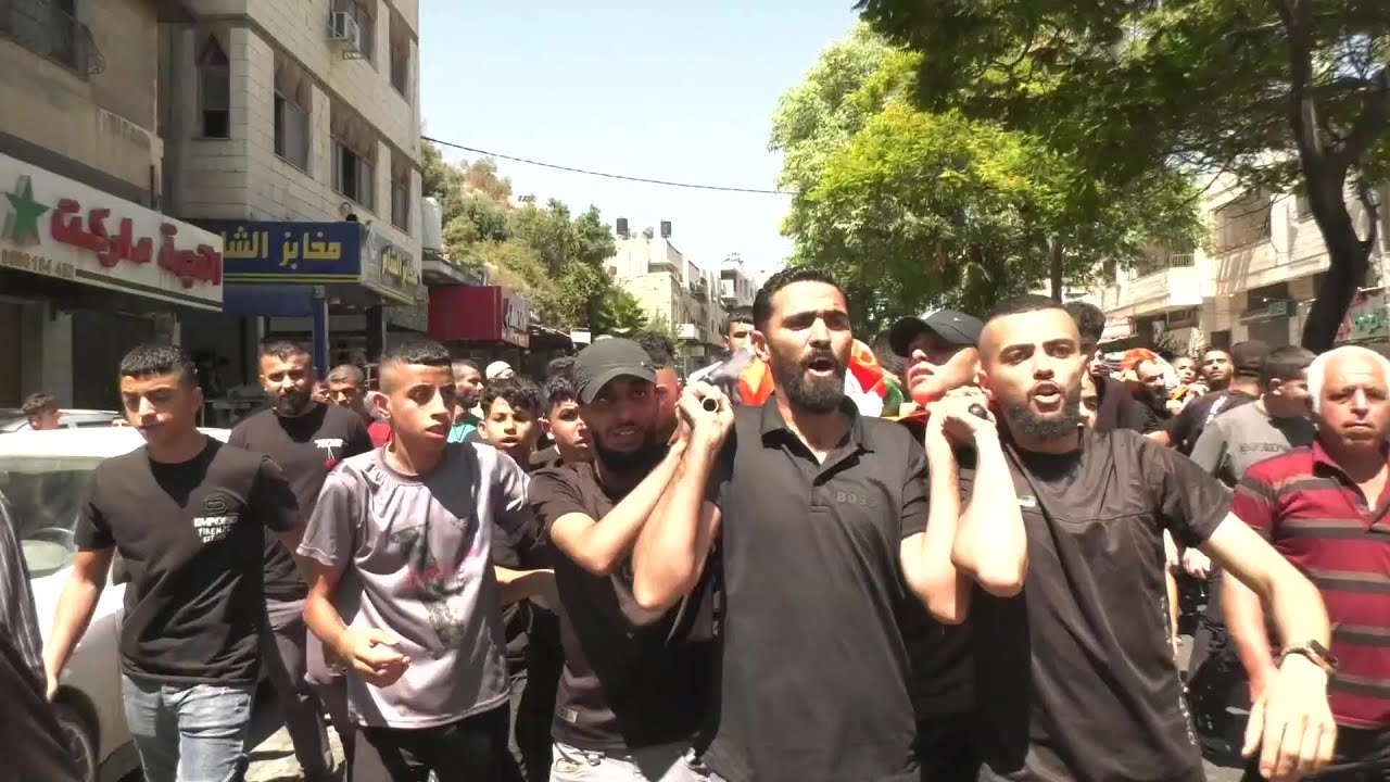 تشييع جثماني الشهيدين وائل مشة وأحمد الشيخ خليل في مخيم بلاطة شرق نابلس