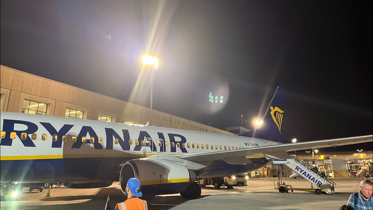LANDING IN MÁLAGA WITH RYANAIR! | BOEING 737-800 | EI-EMB | TTP