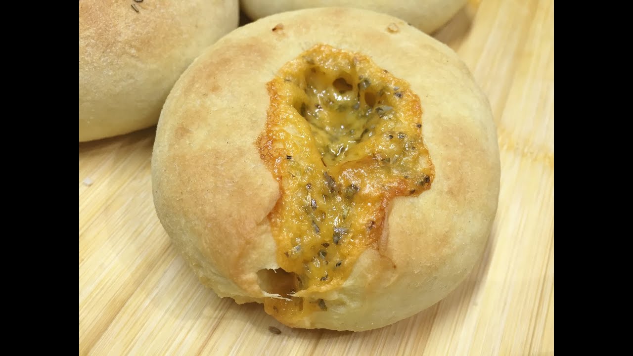 Chef Ahmad's Kitchen/Garlic Cheese Bread طريقة تحضير خبز بالجبنة والثوم