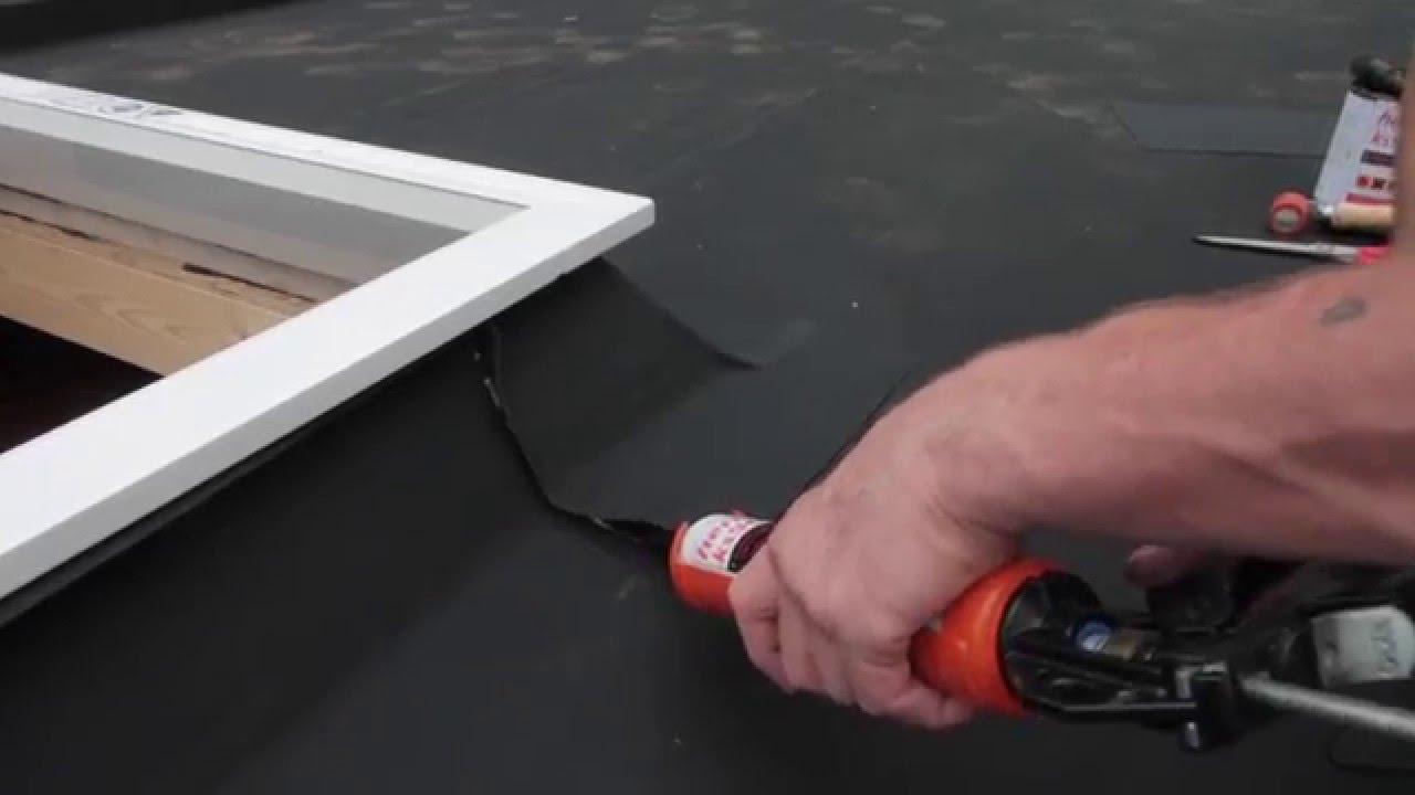 Skylight waterproofing with a HERTALAN  EPDM roofing system