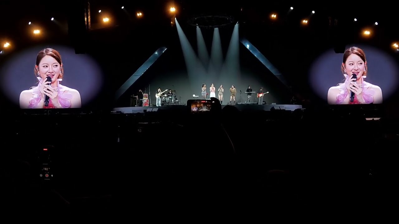 4Queen ( Ink Waruntorn , bowkylion  , Violette Wautier  , Zom Marie  ) @ Move On Concert 2025