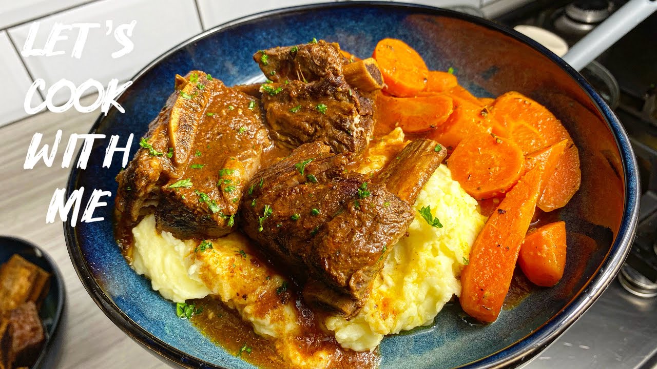 Let’s Cook with Me | Slow cooked beef ribs with creamy mashed potatoes and steamed herby carrots