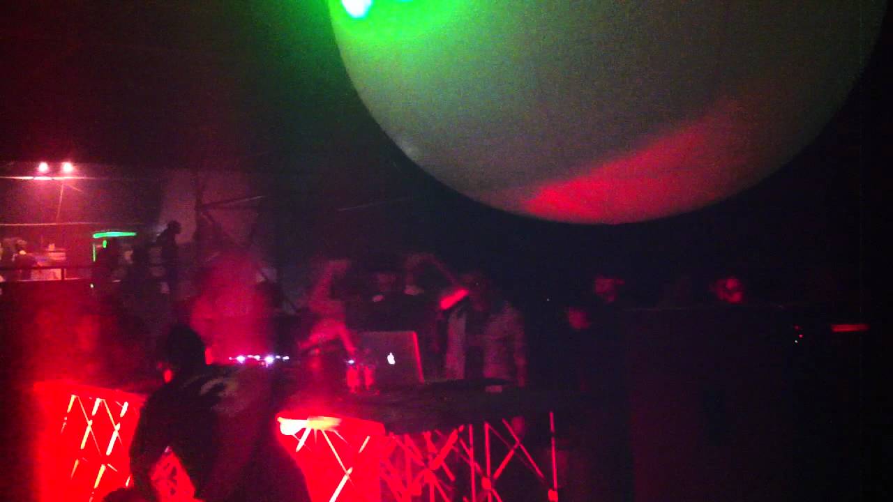 SIMONE LP @ XMAS PARTY ATLANTICO 23/12/2011
