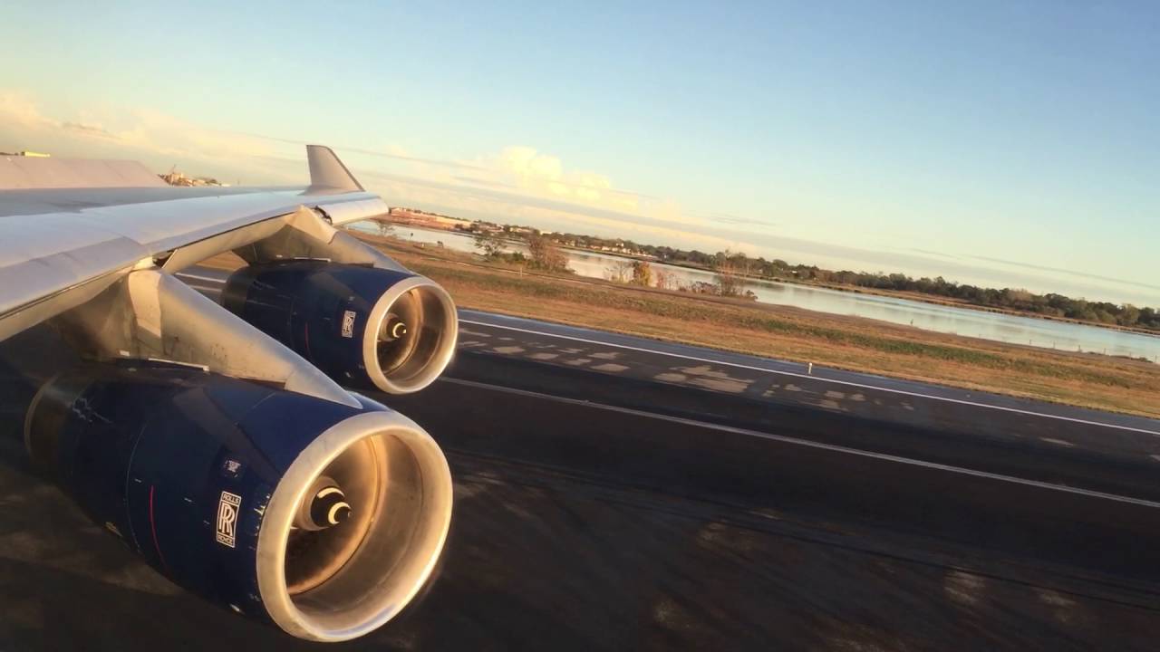 British Airways Boeing 747-400 landing JFK International Airport