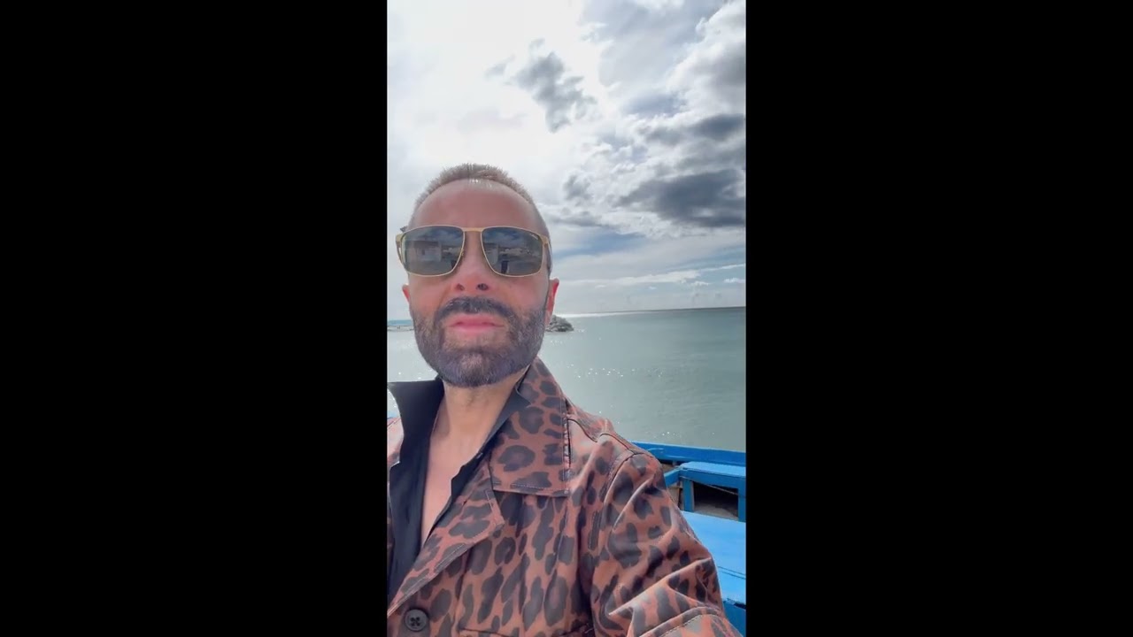 λάικ και σχόλια