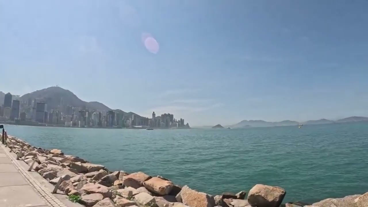 当维港的风拂过，才懂香港的浪漫与烟火气👍