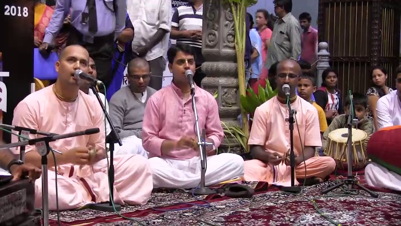 Gaura Arati - Kirtan Mela | Kirtan by Rasaraj Krishna Dasa | Day 1