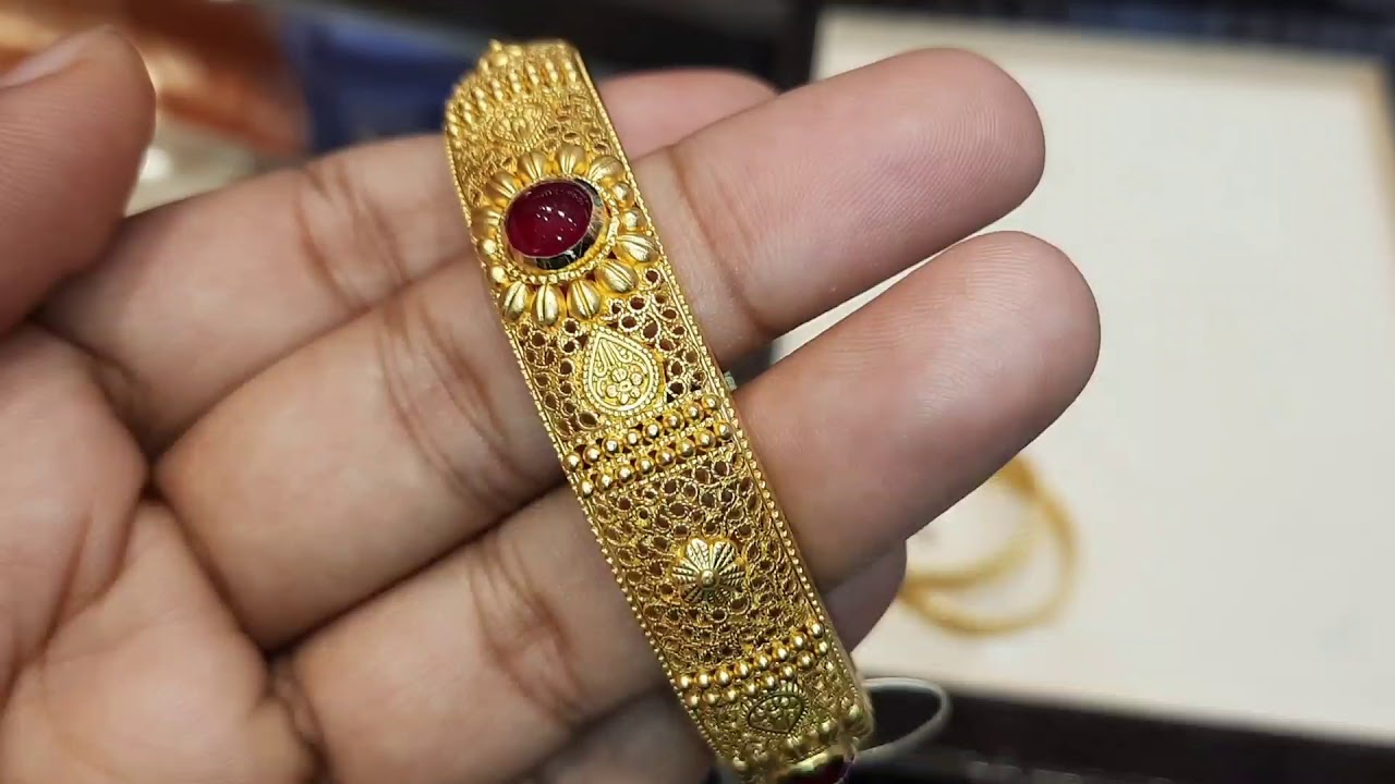 Kalyan Jewellers in Abu Dhabi jewellery #jewellerycollection#jewelleryuae#kalyanbzar