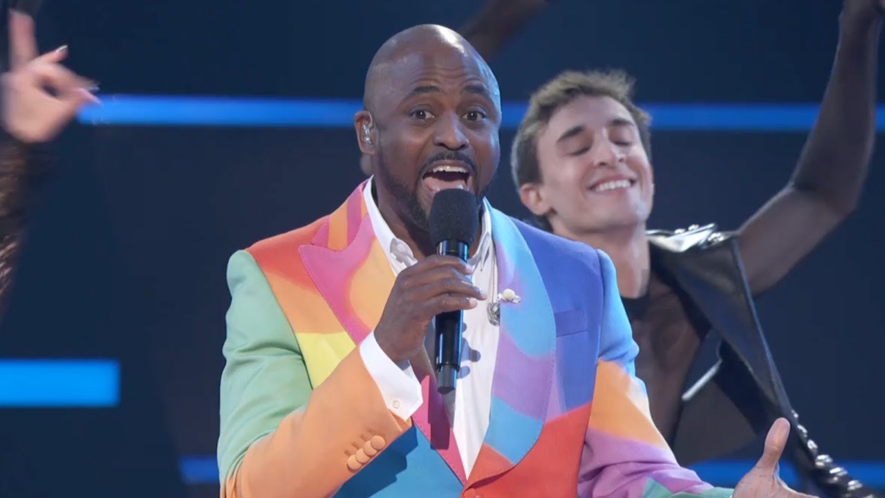Wayne Brady Opening Monologue and Performance | AMAs 2022