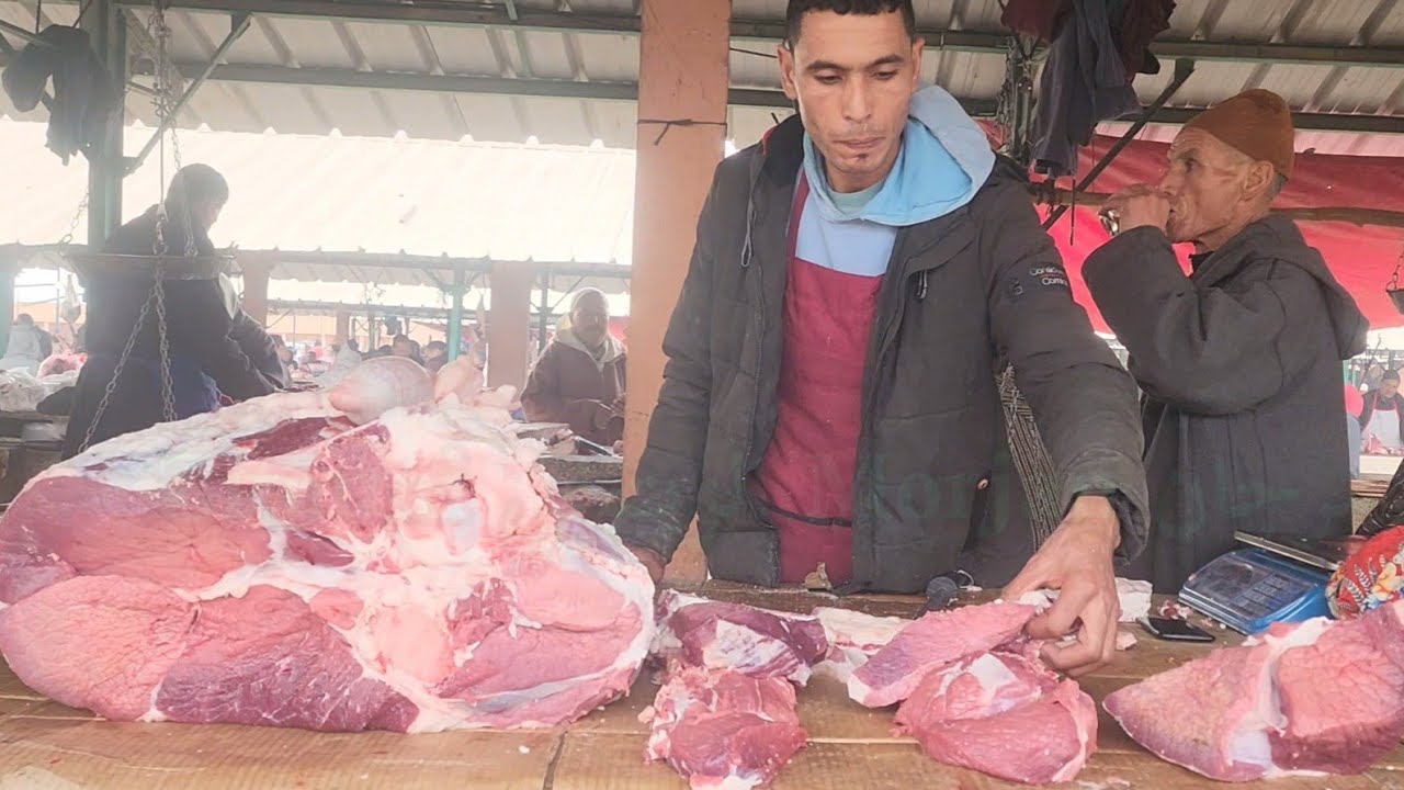 مباشرة من سوق الأسبوعي جمعة كيسر مع  تمن اللحوم الحمراء 