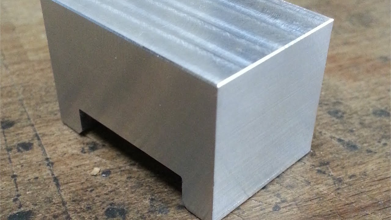 Aluminium EN AW-7075 fr&auml;sen , bohren , anfasen auf meiner umgebauten Konsolenfr&auml;smaschine