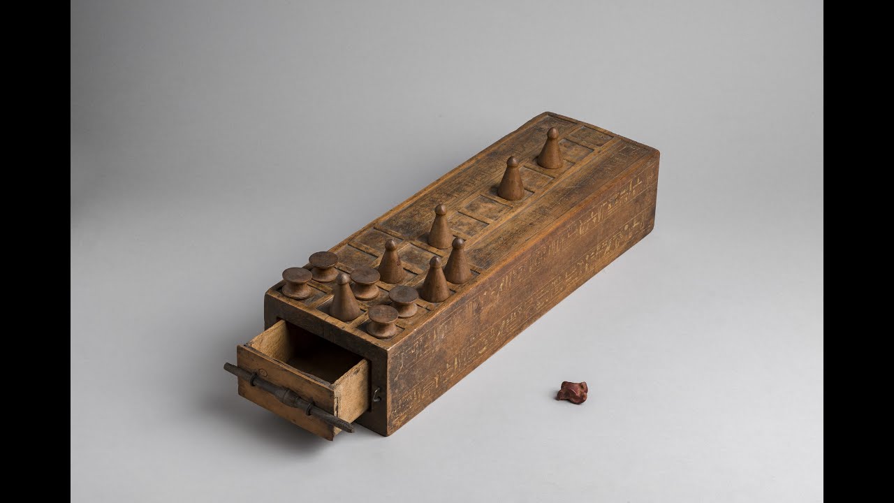 ISTANTANEE DALLA COLLEZIONE | Alessandro Girardi: il gioco della senet