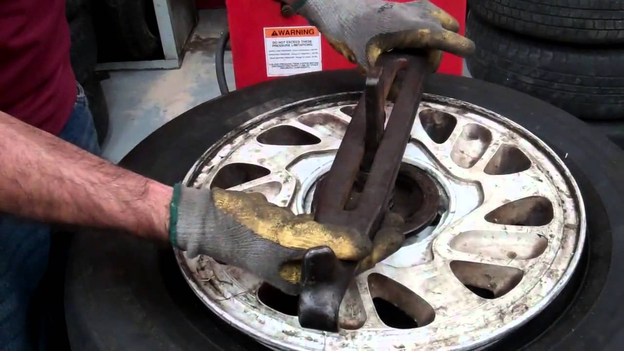 center post tire changer