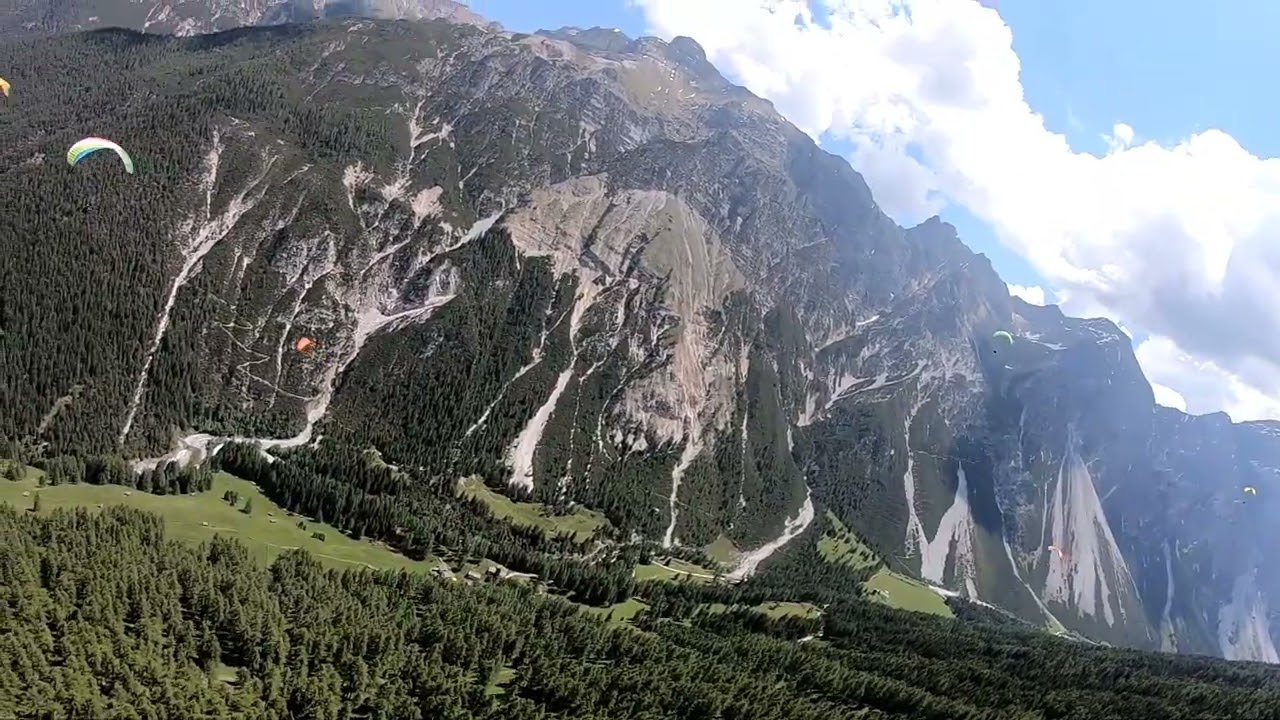 Paragliding im Stubaital vom Startplatz 