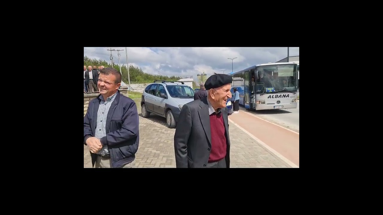 5 Maji, Dita e Shkollës, homazhe te Varrezat e Dëshmorëve, dhe vizitë Jezercit