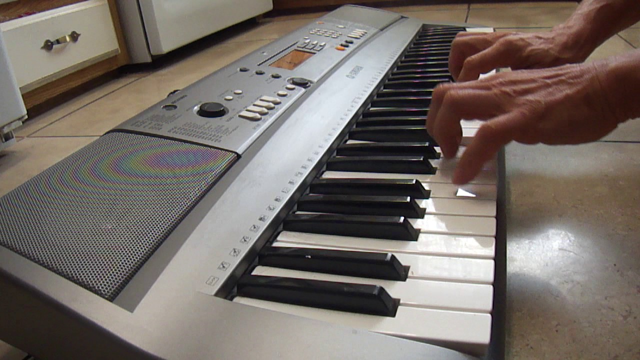 Man never played piano before  yamaha Portatone keyboard