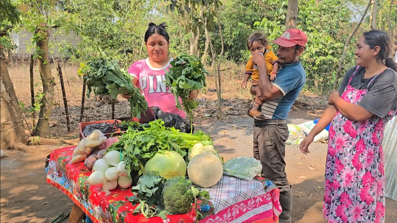 Despues de Pasar Años Aguantando Hambre Hoy Tiene Comida en abundacia🥹