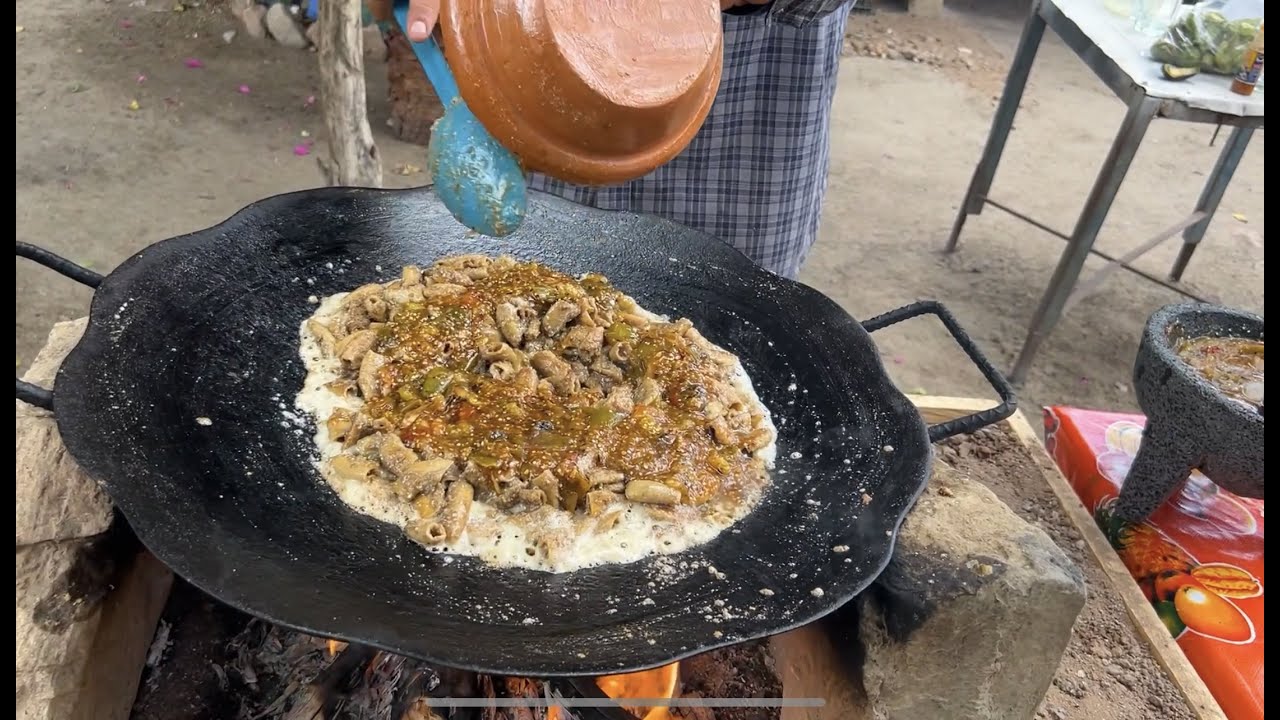 Las Tripitas bañadas en Salsa