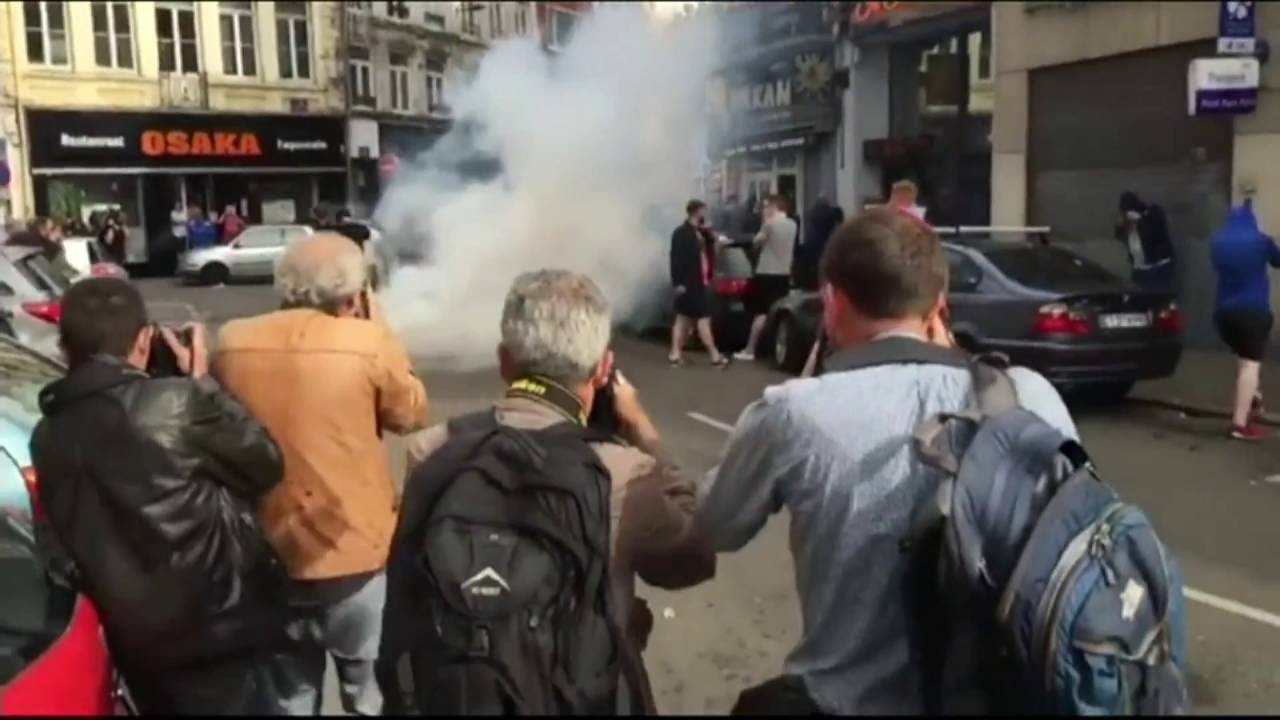 Euro 2016: Tear gas and stun grenades in Lille