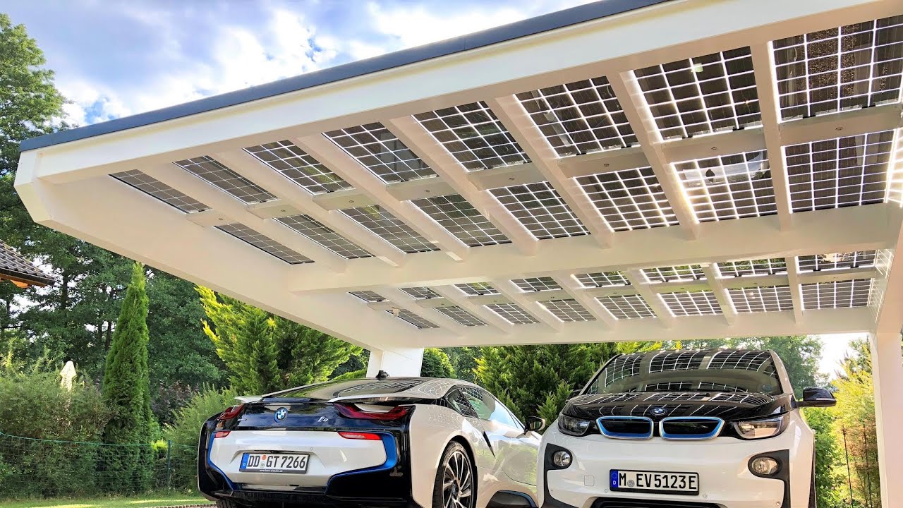 Solarmodule f&uuml;r ein Solarcarport mit Wallbox  