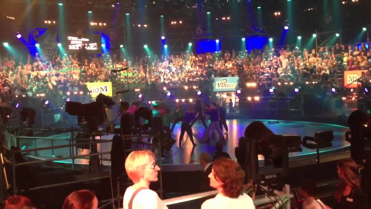 The ultimate dance battle 2012 halve finale - dancers playing a game before the show