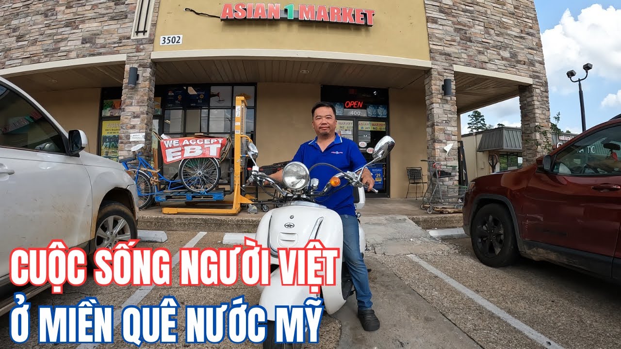 Молодая пара уезжает из города, чтобы открыть рынок в лесу во Вьетнаме