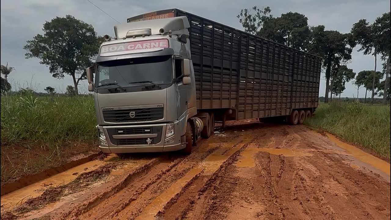 QUEM TRANCOU A PISTA FOI EU!! KKKK ESCORREGOU PARA O BARRACO. 