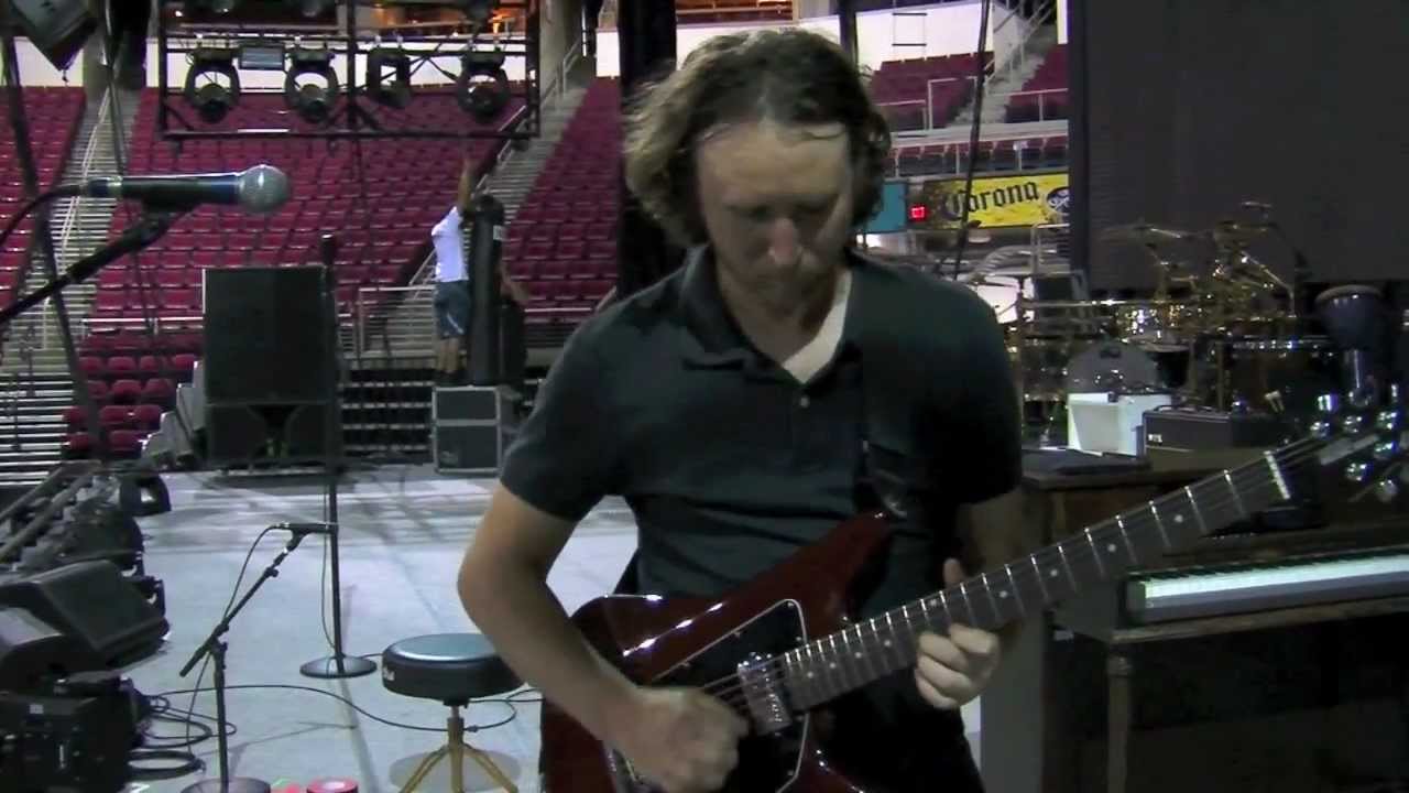 Mike Einziger of Incubus Gives 