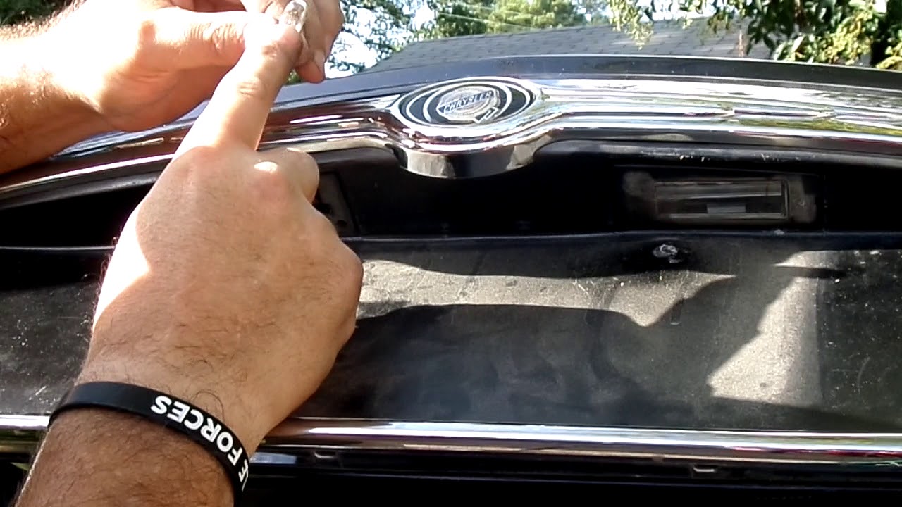 Change/Replace Chrysler Tag/ License Plate Light