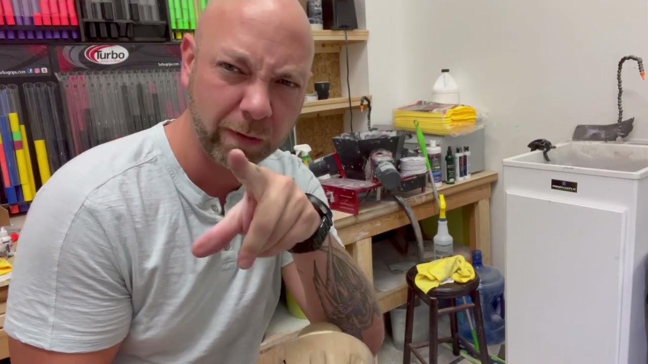 How to properly squeeze your bowling ball
