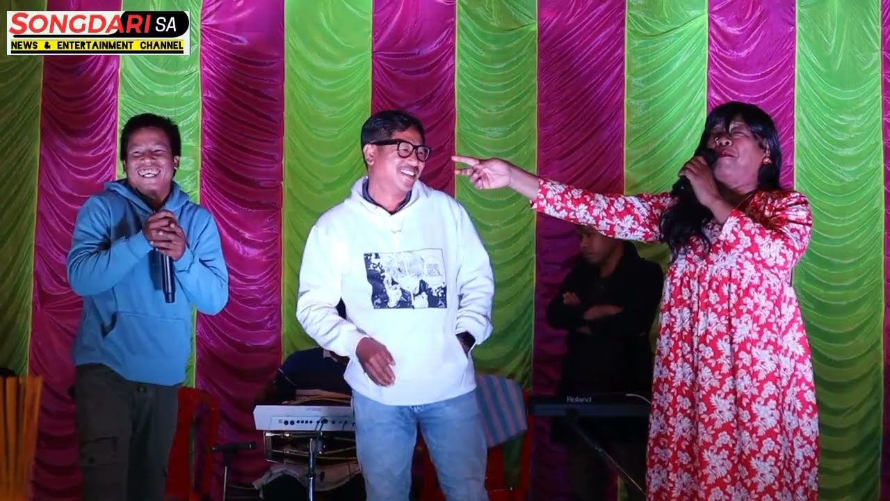 Comedian Lila and Hoda Kanya performed at Gang Thakur Bazar 