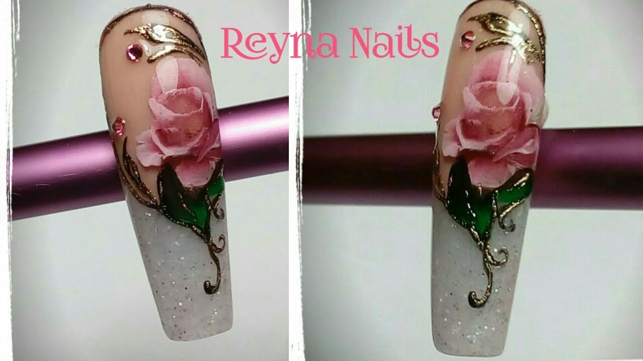 Diseño en tono blanco/mano alzada/foil/by Reyna Nails/