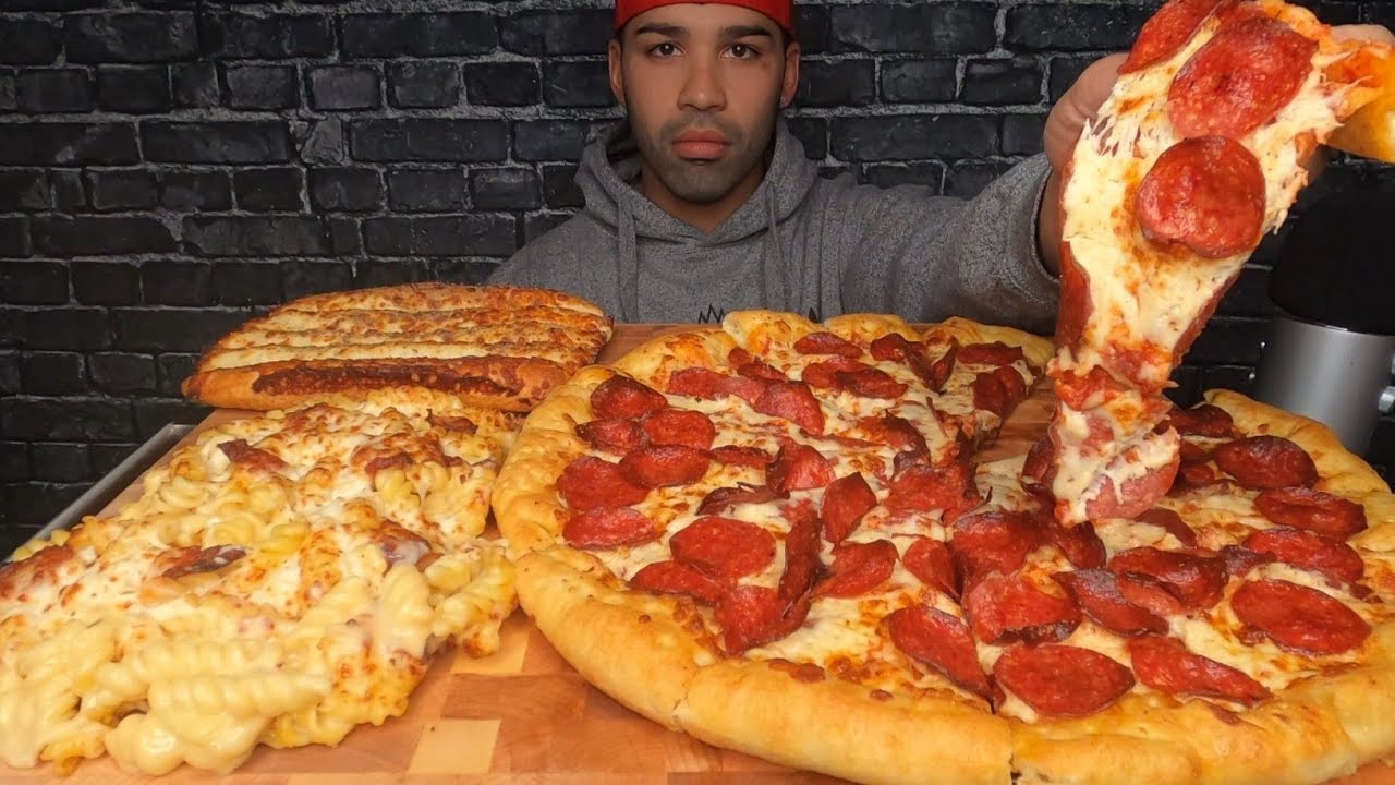 (ASMR) STUFFED CRUST PEPPERONI PIZZA + MACARONI & CHEESE WITH BACON MUKBANG
