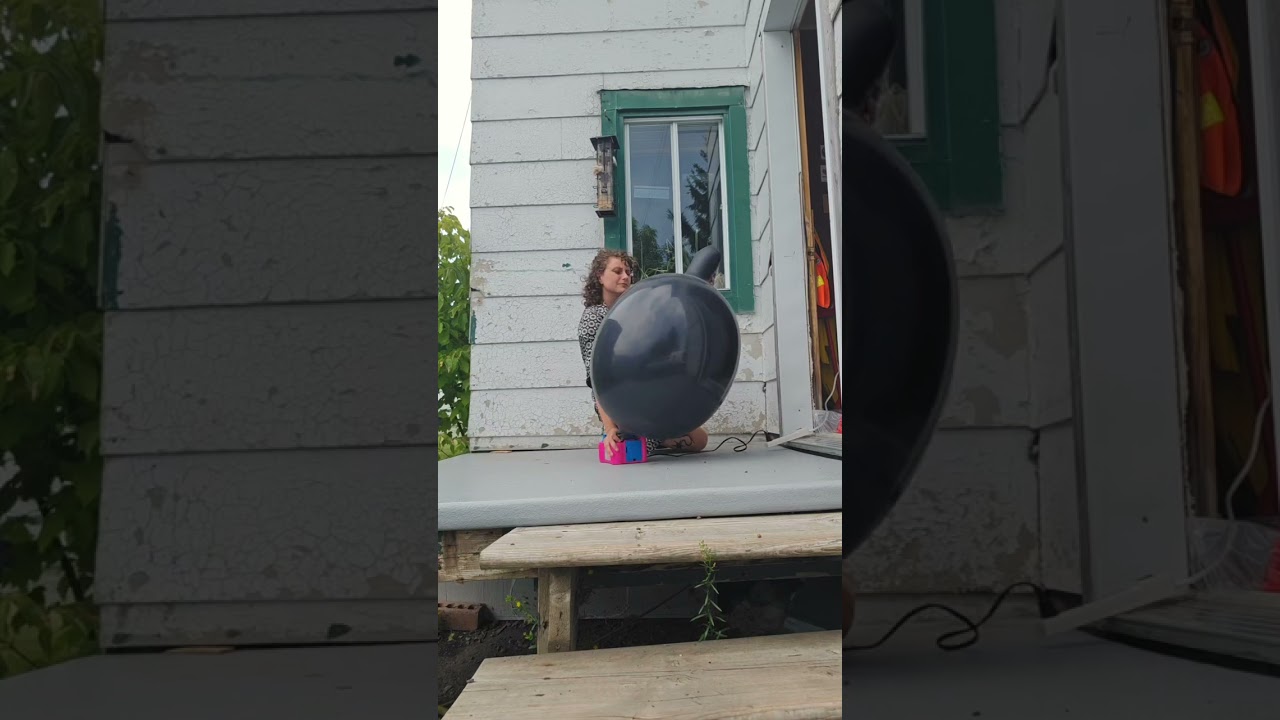 Fast motion of a black GL balloon 🎈✌️ #loonergirl #balloons #looner #giantballoon #inflatable