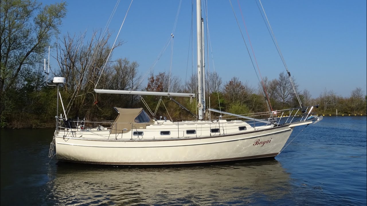 Island Packet 35