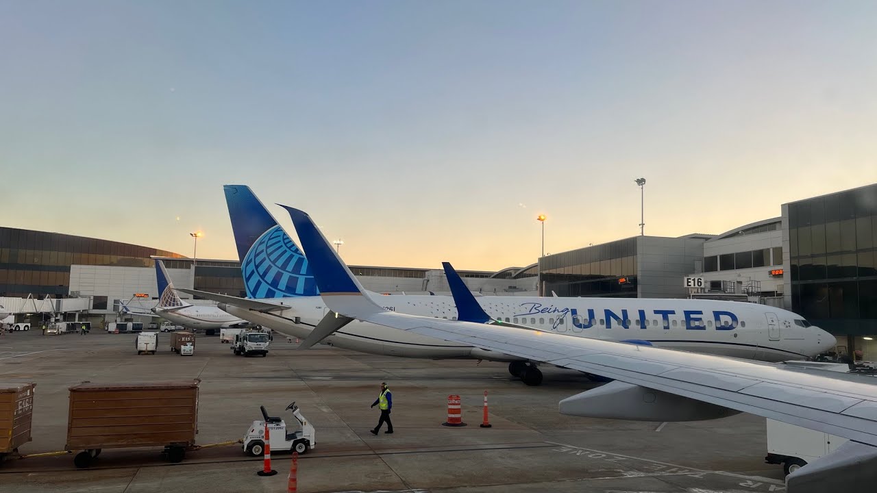 Full Flight | United Airlines 737-900 Houston to Orlando