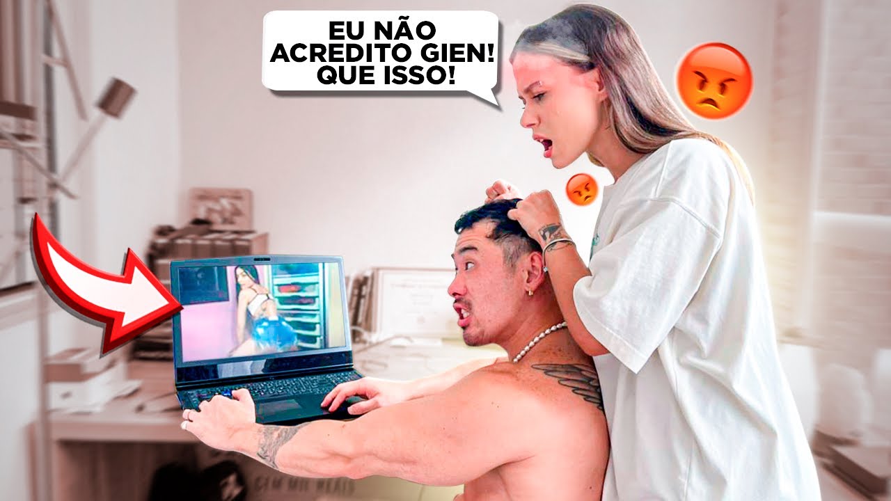 NÃO ACREDITO QUE ELA ME PEGOU VENDO ISSO !!