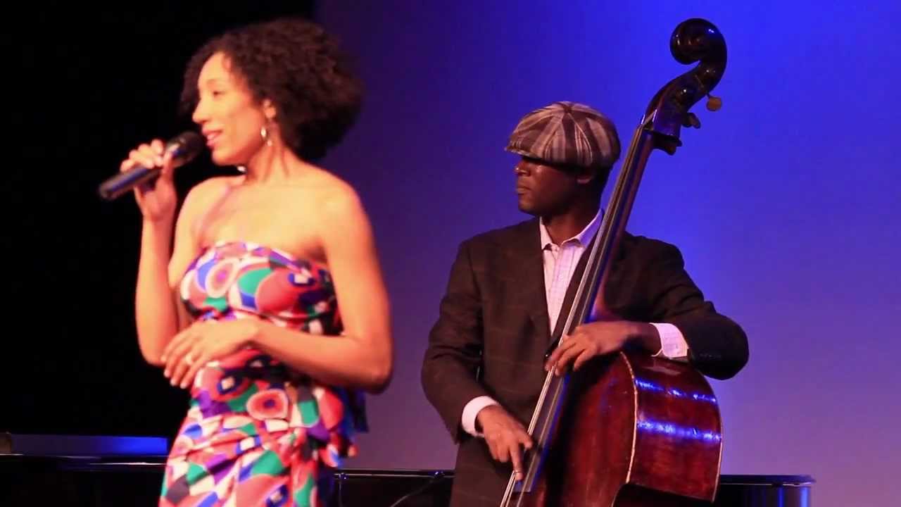 Ren&eacute;e Wilson Sings Stormy Weather