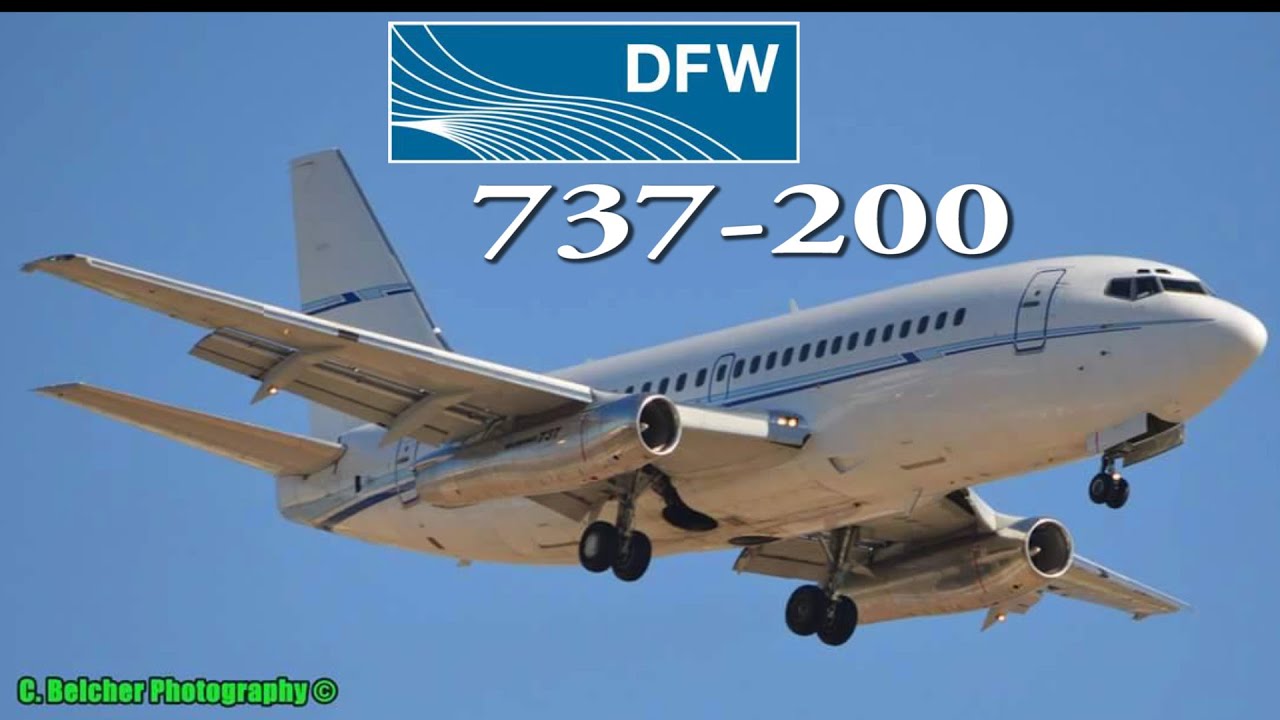 Classic Boeing 737-200 At DFW Airport 2015