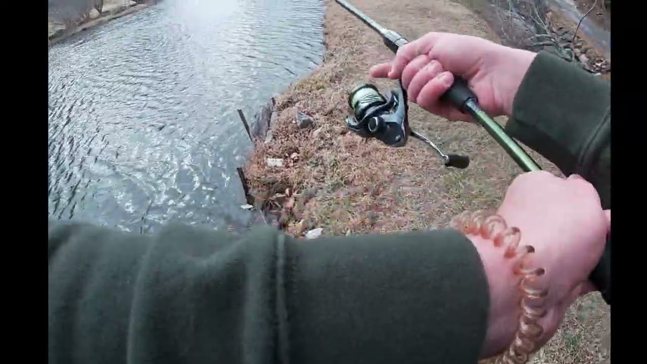 BASS FISHING IN FRIGID WEATHER! (I CAUGHT FISH???)
