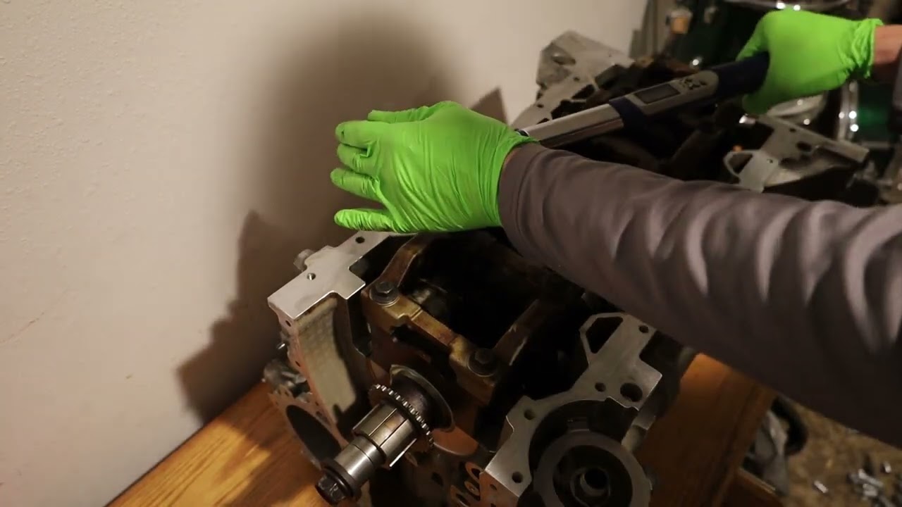 Chevy Colorado 3.5L I5 Crankshaft Installation - Part 2 Torquing Mains
