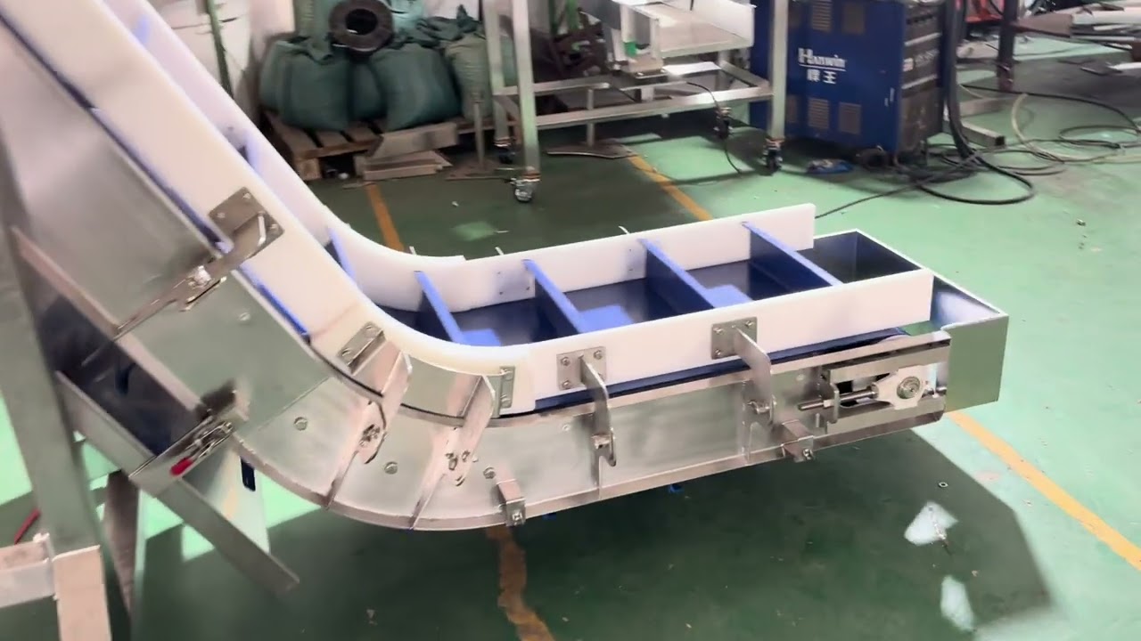 RX Self cleaning large inclination conveyor belt