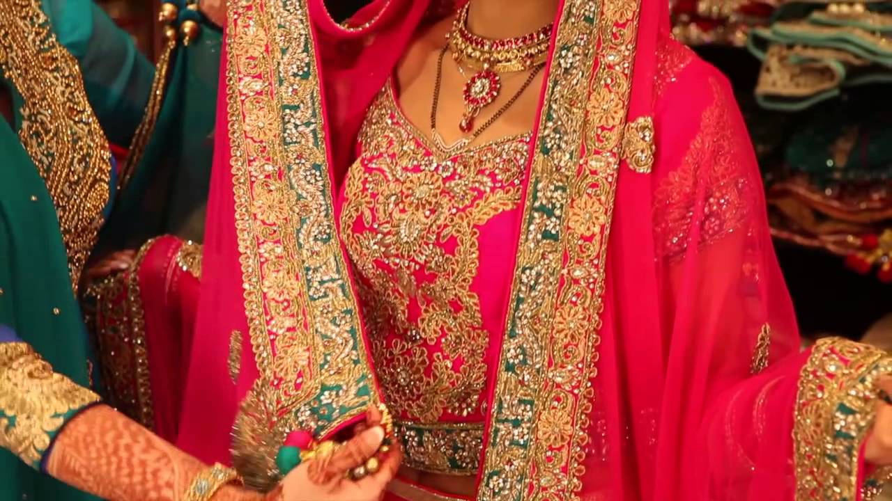 What Are Indian Brides Expected to Wear? : Indian Wedding Attire