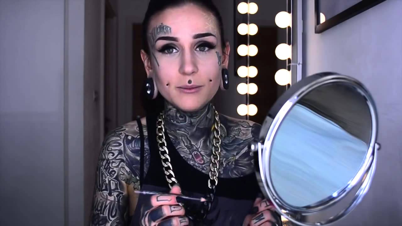 Valentine's day makeup tutorial - Monami Frost